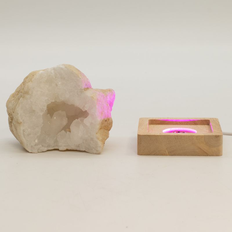 Socle LED USB Carré en Bois 8 cm – Multicolore