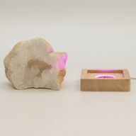 Socle LED USB Carré en Bois 8 cm – Multicolore