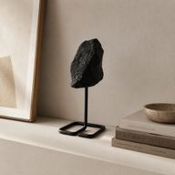 Échantillons minéraux sur socle métallique - Tourmaline noire