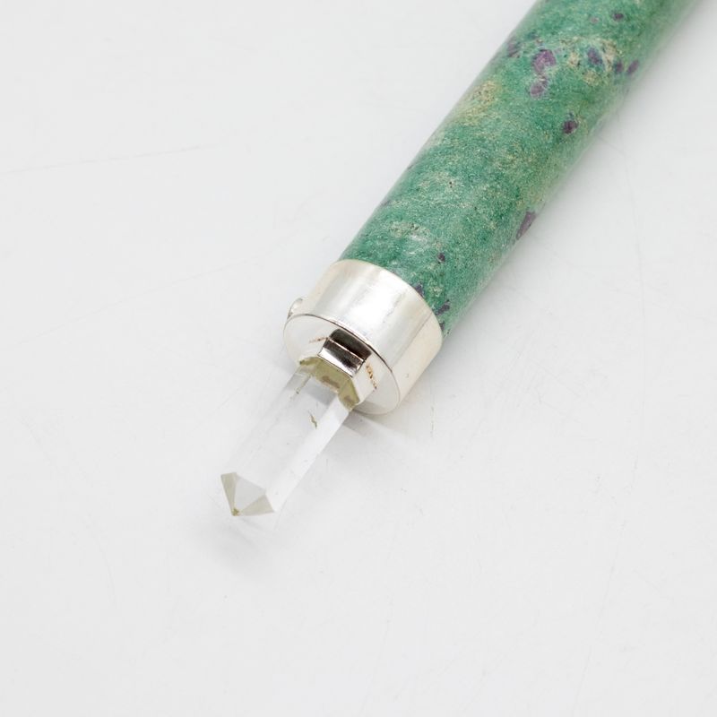 Bâton Cœur Verdoyant - Rubis-Fuchsite et quartz rose, boule de cristal au sommet - 23 cm