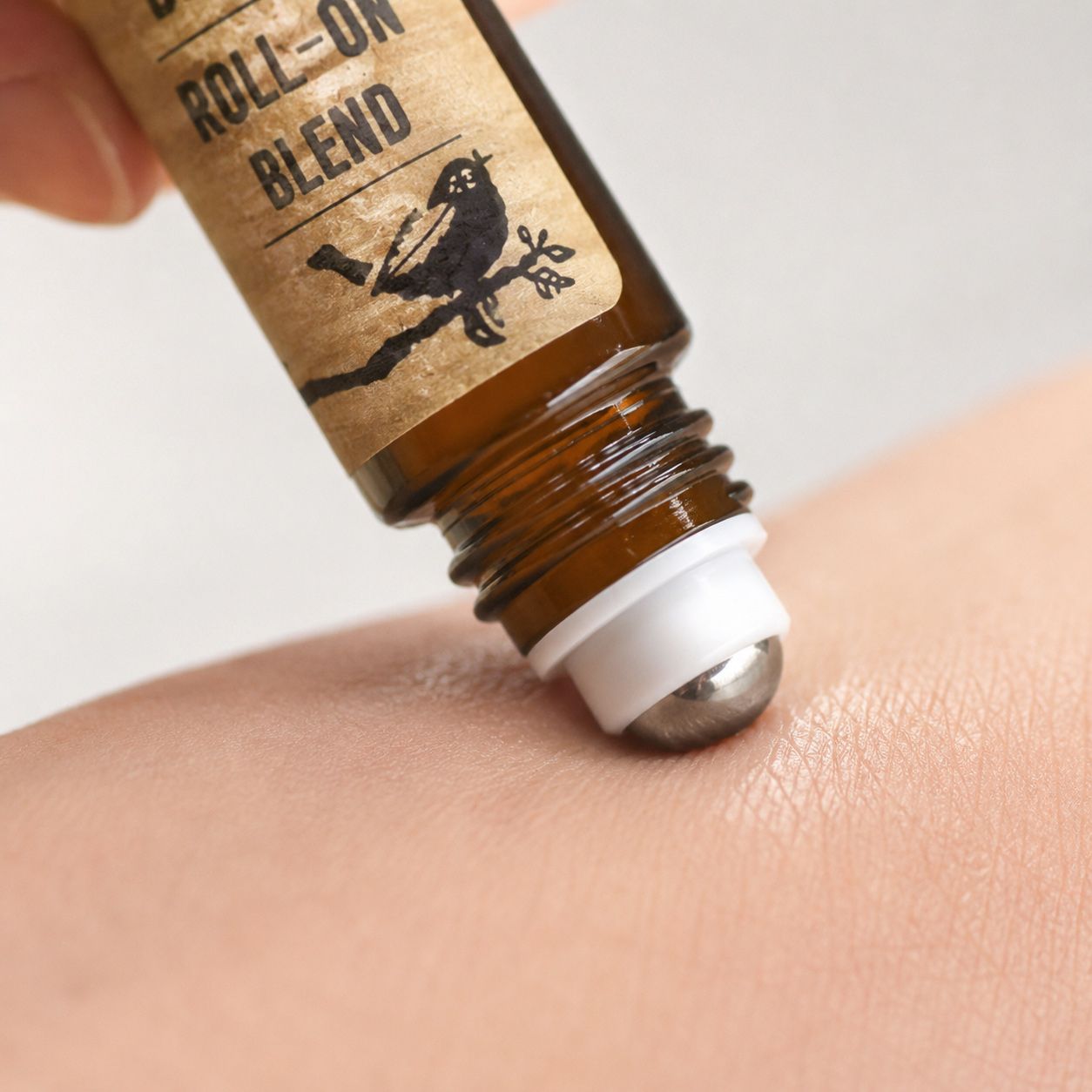 Roll-On Premium aux Mélanges d'Huiles Essentielles Agnes & Cat 10 ml