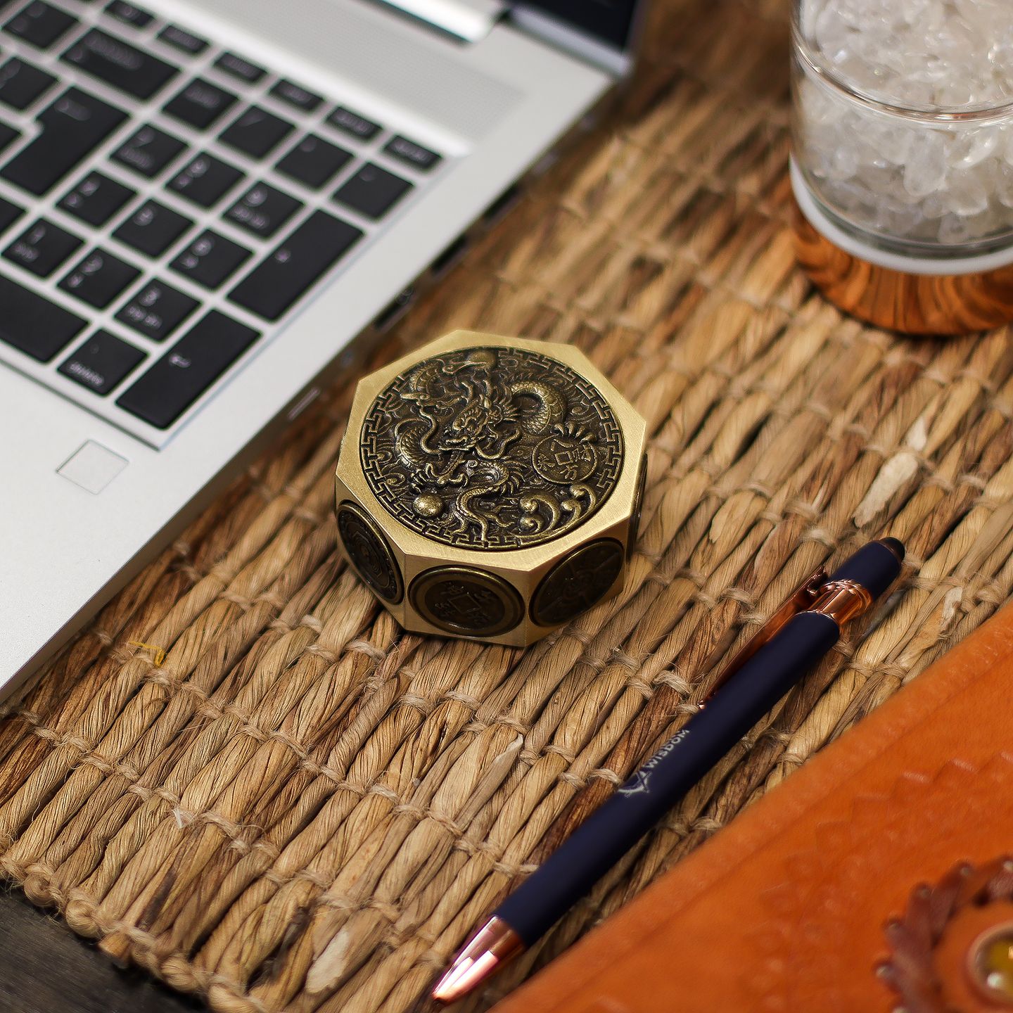 Dés de la Fortune, Disques Porte Bonheur & Amulettes Feng Shui