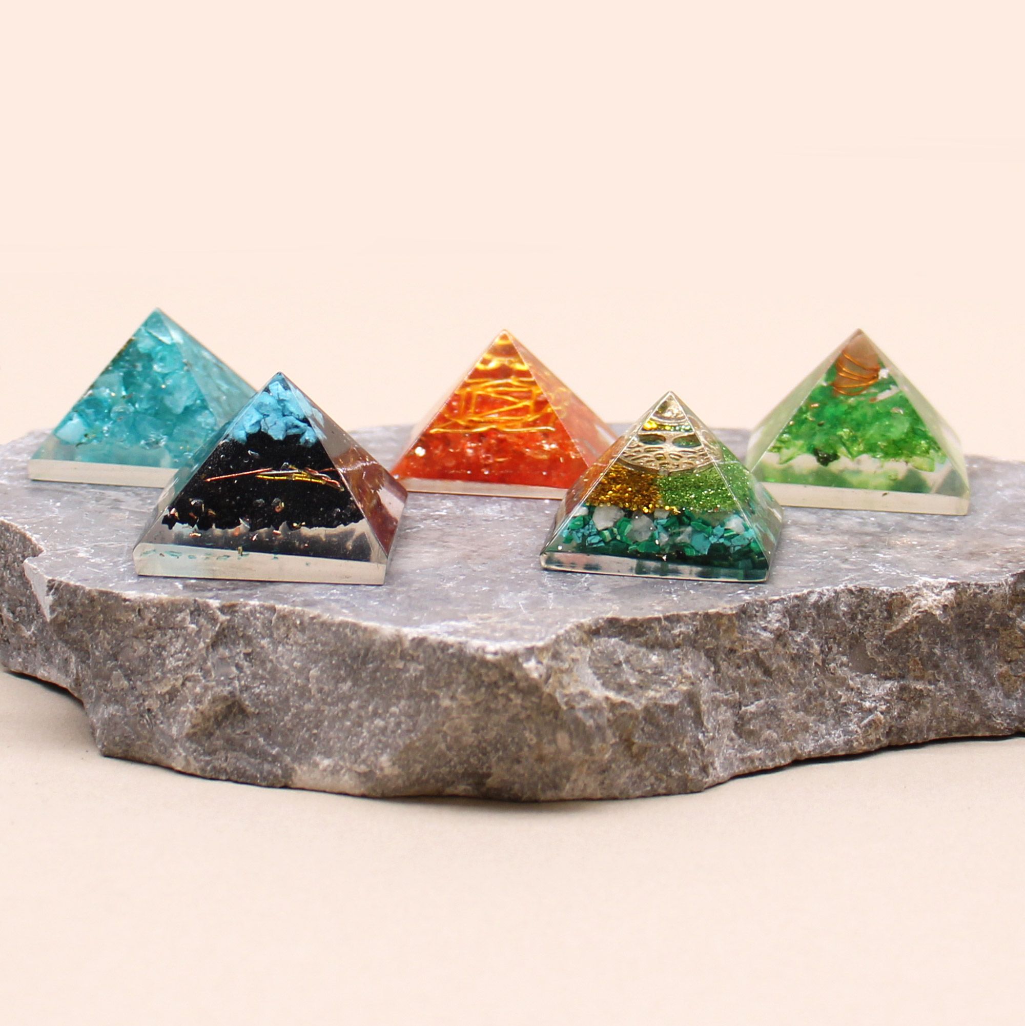 Pyramides d'Orgonites