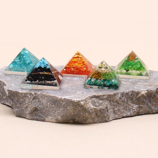 Pyramides d'Orgonites