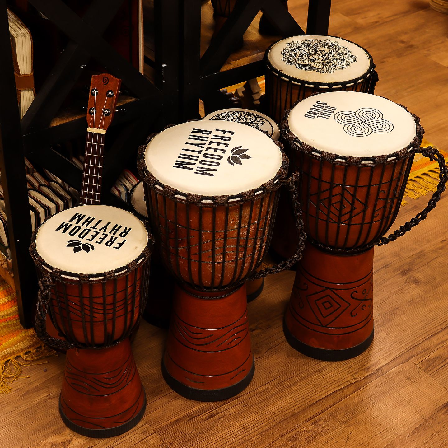Djembés, Tambours Chamaniques & Instruments de Percussion Artisanaux