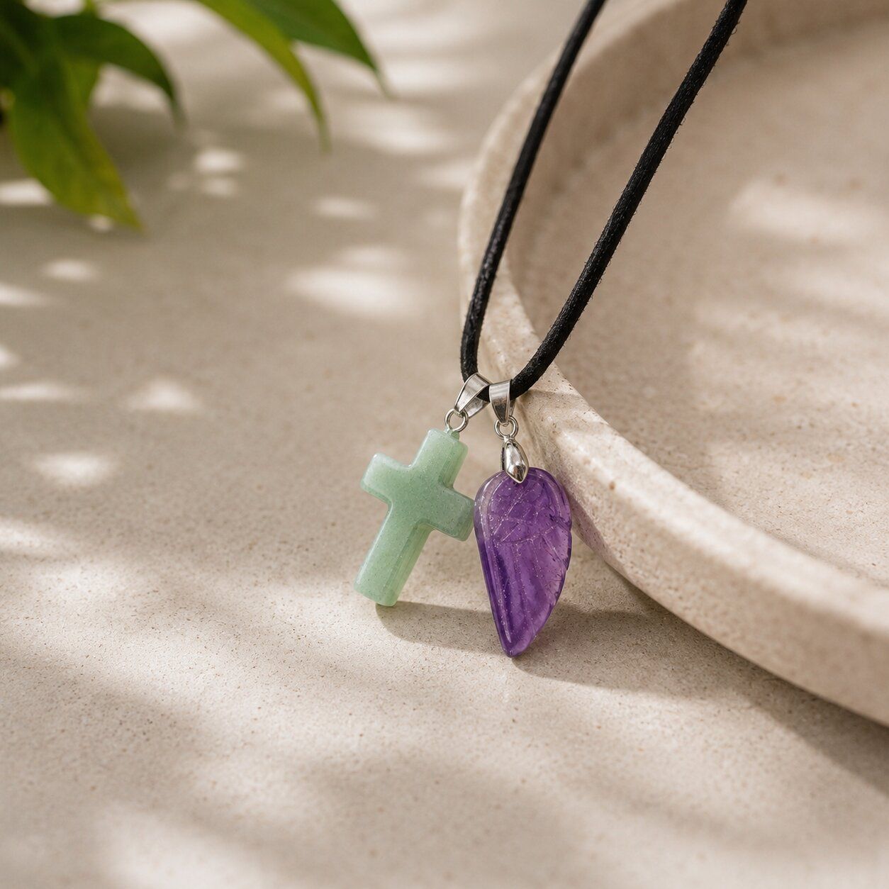 Pendentifs en pierres précieuses