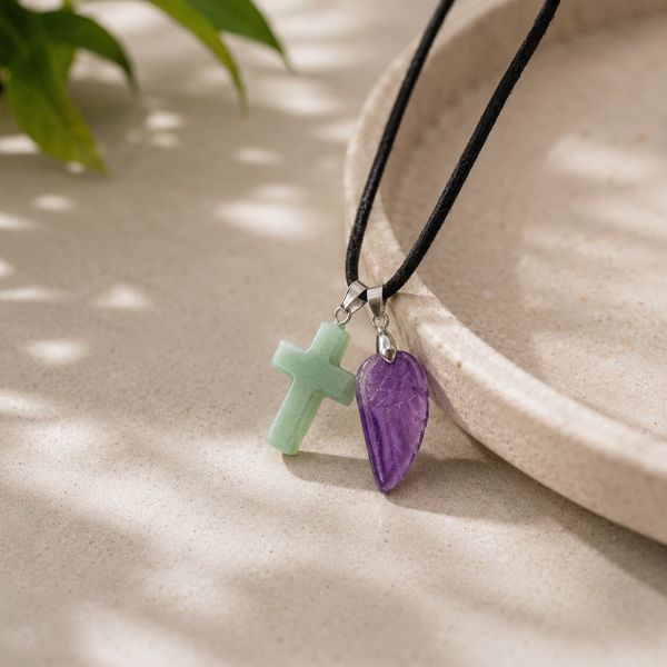 Pendentifs en pierres précieuses