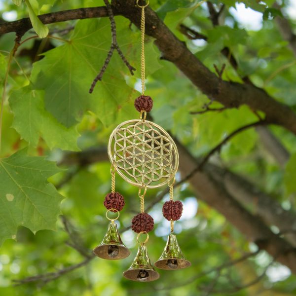 Carillons Indiens - Fleur de Vie en Laiton avec Perles Rudraksha - 3 Clochettes - 6x27 cm