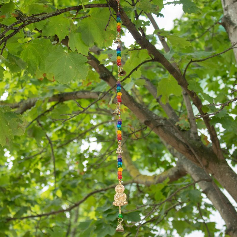 Carillons indiens - Bouddha en laiton avec perles de chakra et cloches en fil - 53 cm