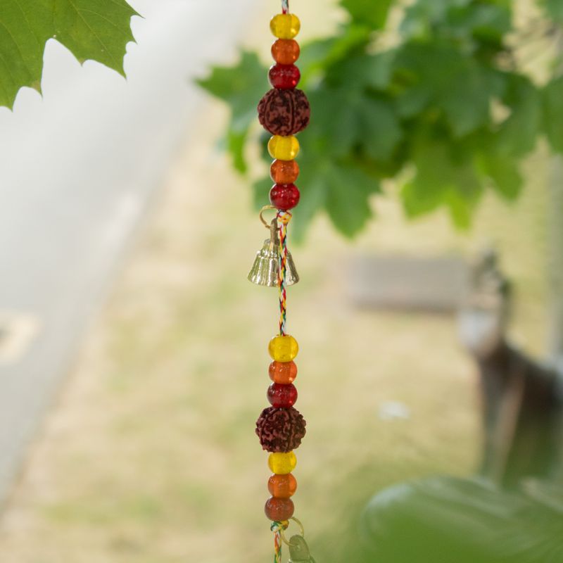 Carillons indiens - Fleur de Vie en laiton avec perles de rudraksha - Cloches sur ficelle - 6x63 cm