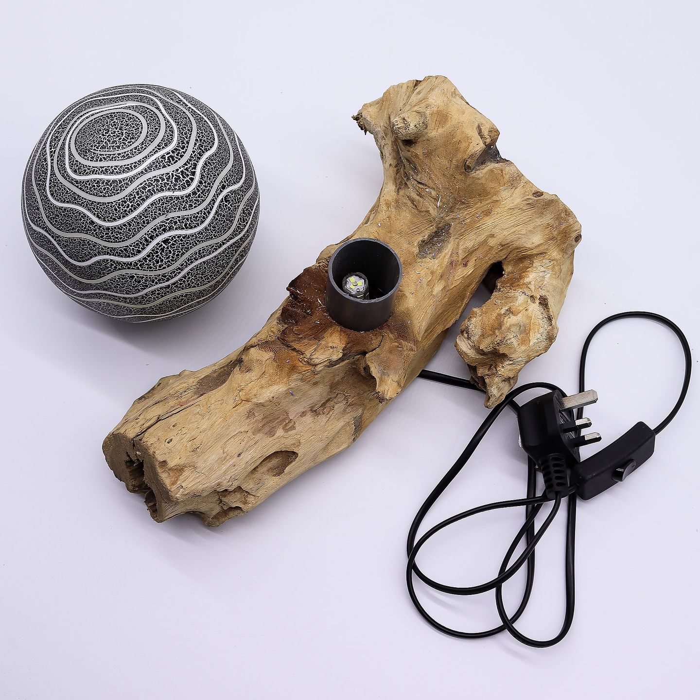 Lampe Artisanale Sur Racine de Bois