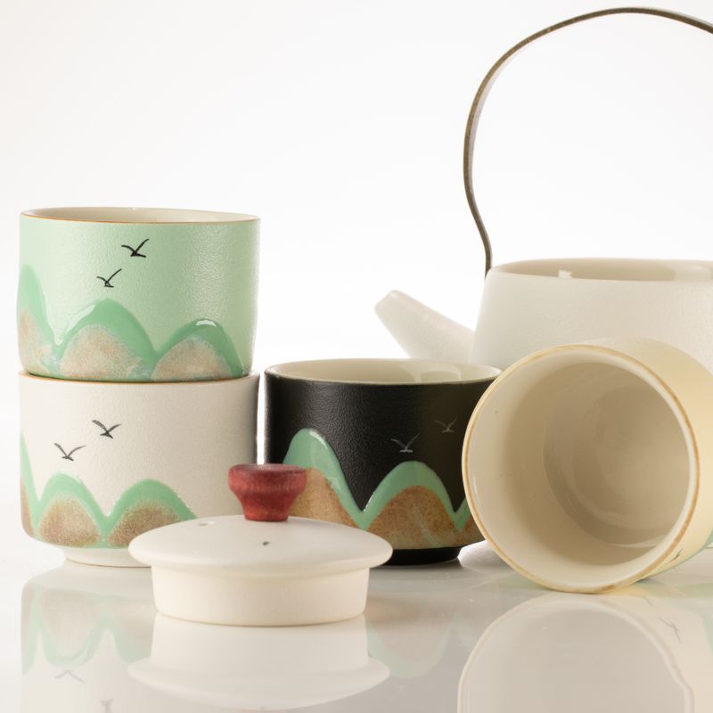 Mille milles - Service à thé - Quatre tasses - linge cérémoniel et poignée en bambou