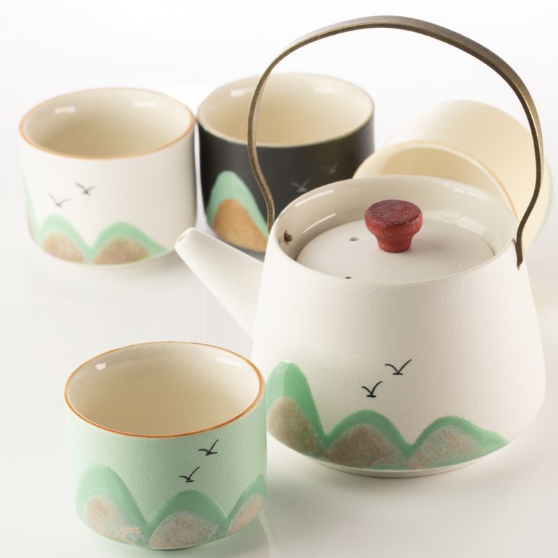 Mille milles - Service à thé - Quatre tasses - linge cérémoniel et poignée en bambou