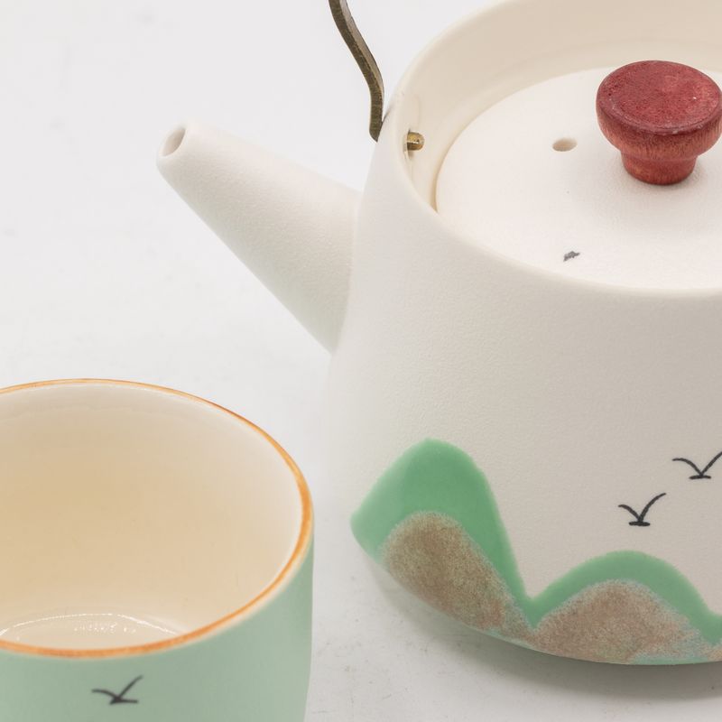 Mille milles - Service à thé - Quatre tasses - linge cérémoniel et poignée en bambou