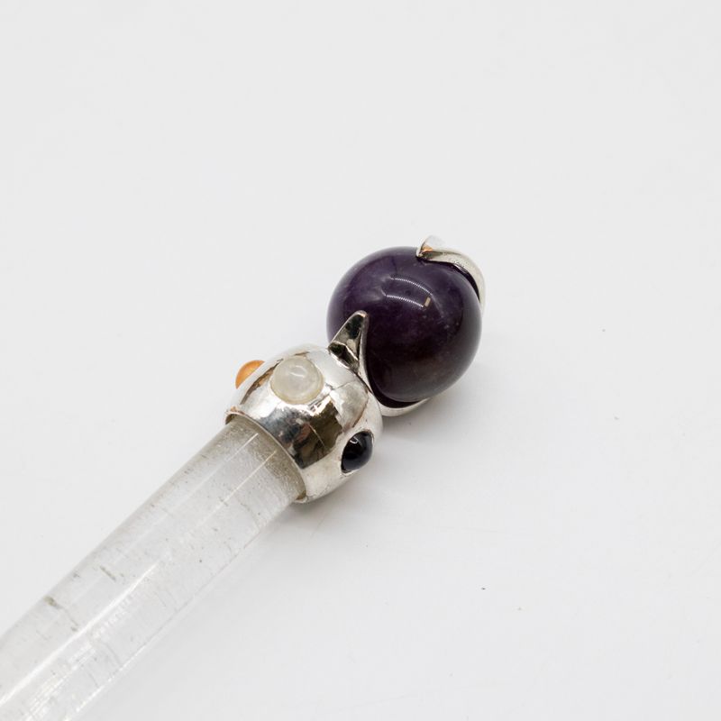 Baguette prismatique céleste - Sphère en cristal mouvante d'améthyste - Tige en quartz - 12 cm