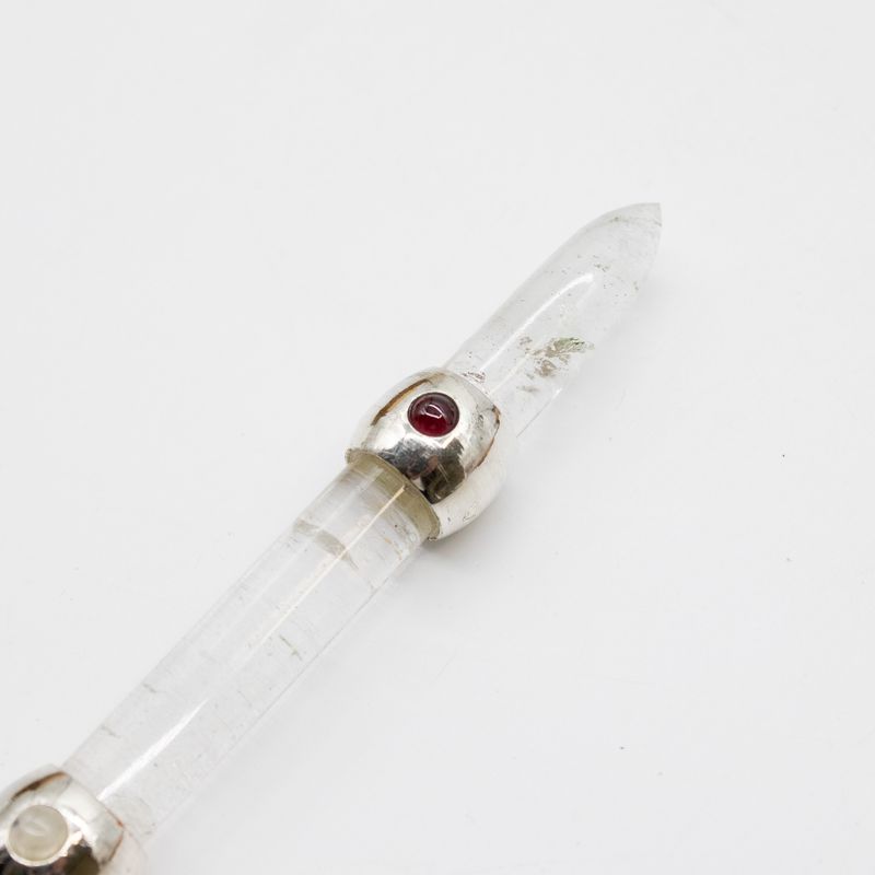 Baguette prismatique céleste - Sphère en cristal mouvante d'améthyste - Tige en quartz - 12 cm
