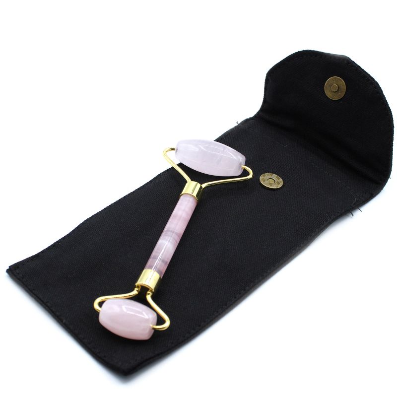 Rouleau facial en pierre gemme - quartz rose avec pochette