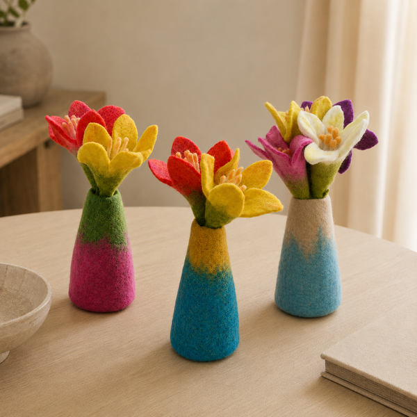 Vases de fleurs en feutrine (3 modèles assortis)