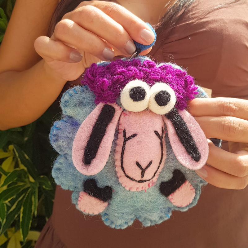 Pochette zippée en feutre aux couleurs vives 'Happy Sheep' (3 assorties)
