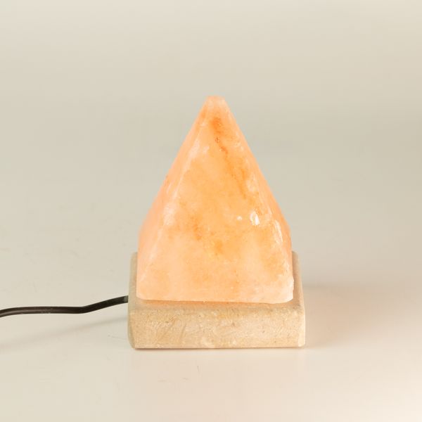 Lampe Pyramide en cristal de Sel de l’Himalaya avec USB - 9 cm