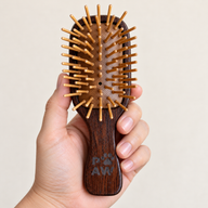 Accessoires de toilettage PAW – Mini brosse de massage à picots en bambou