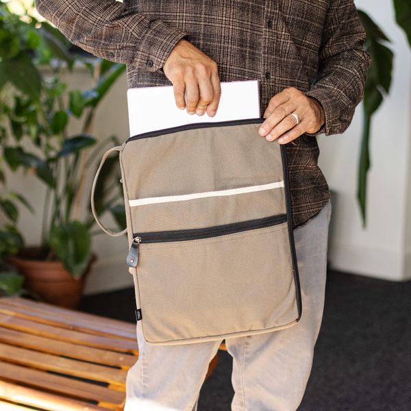 Grande pochette pour ordinateur portable en toile- Olive