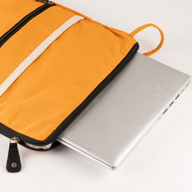 Grande pochette pour ordinateur portable en toile – Orange