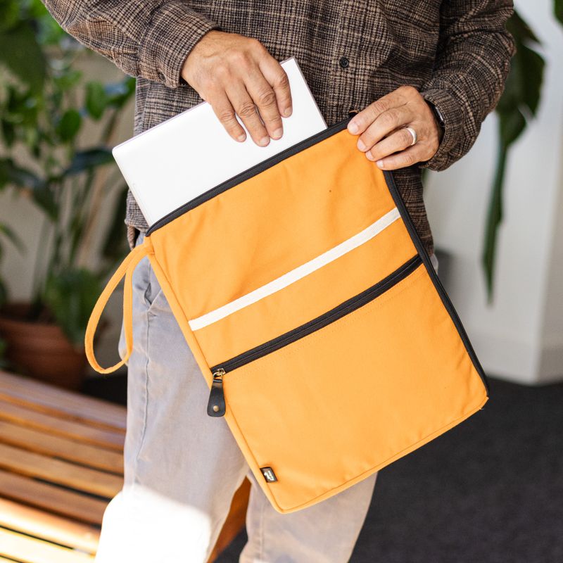 Grande pochette pour ordinateur portable en toile – Orange