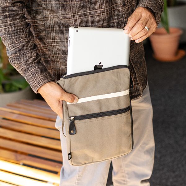 Pochette pour tablette en toile- Olive