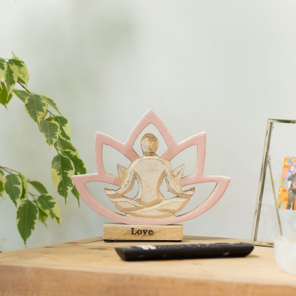 Dame de Yoga en Bois - Fleur de Lotus - Rose Poudré - "Amour et Bienveillance"