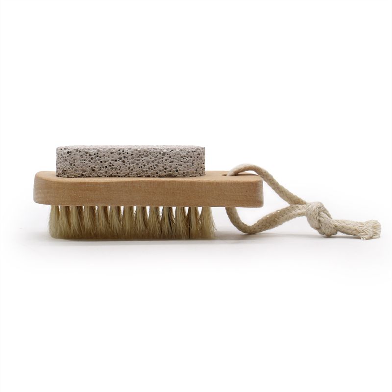 Pierre ponce de gommage et brosse
