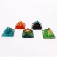Orgonite La Pyramide - Puces de Gemme et Cuivre 25mm - Petite