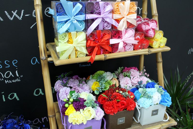 Boîtes de 9 Roses de Savon - Pêche