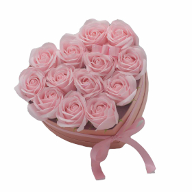 Bouquet cadeau de fleurs de savon - 13 roses roses - Coeur