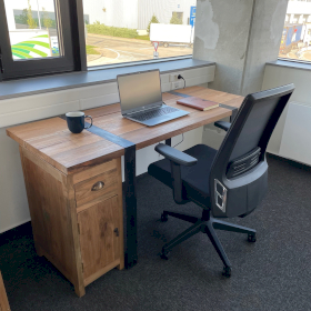 Bureau en bois recyclé et fer (tiroirs non inclus)