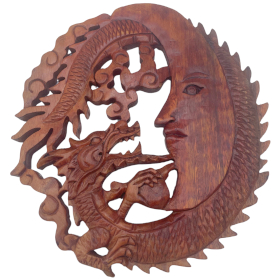 Sculpture gravée de visage lunaire et dragon - 30 cm