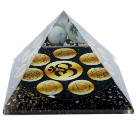 Pyramide d\'orgonite - Chakra Om de minuit - 90 mm