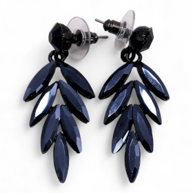 Boucles d’Oreilles Goutte Longue – Noir de Jais en Verre
