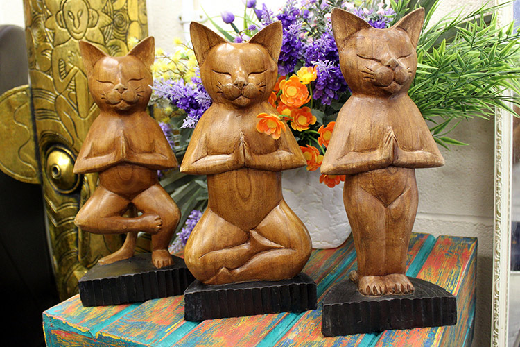 Chats Yoga sculptés à la main - AWArtisan France