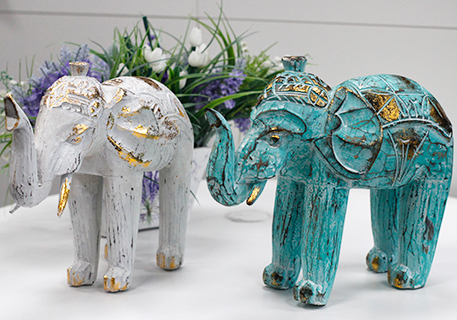 Élépants sculptés en bois
