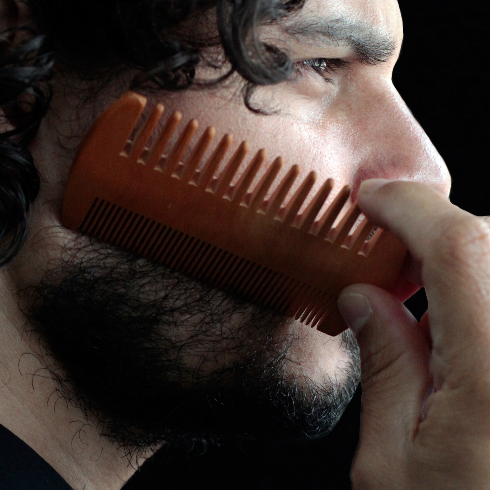 Peignes & Brosses pour Barbe - AWArtisan France