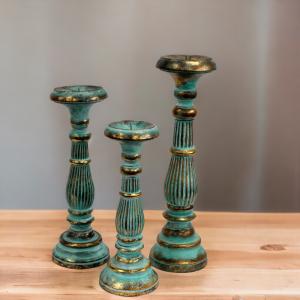 Revendeur de bougeoirs en bois