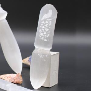 Couteau de cérémonie en sélénite