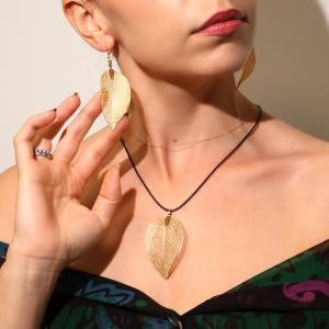 AW Artisan France - Fournisseur en bijoux de feuille véritables