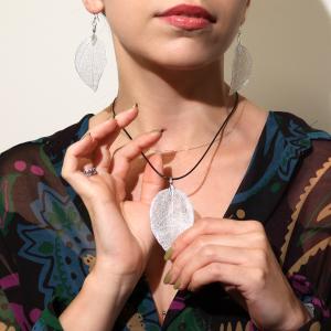 AW Artisan France - Fournisseur en bijoux artisanaux de feuille véritables