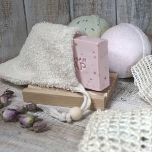 Accessoires de bain naturels et écologiques vendus en gros par AW Artisan France