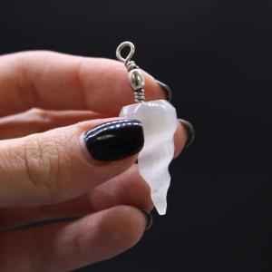 Fournisseur de pendentifs en sélénite