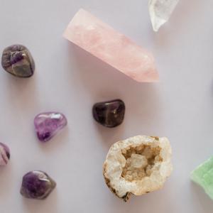 AW Artisan France - Fournisseur Pointes obélisques en Gemme Naturelle 