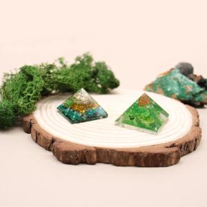 Pyramides en orgonite en gros chez AW Artisan France.