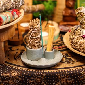 AW Artisan France Grossiste Supports Palo Santo 